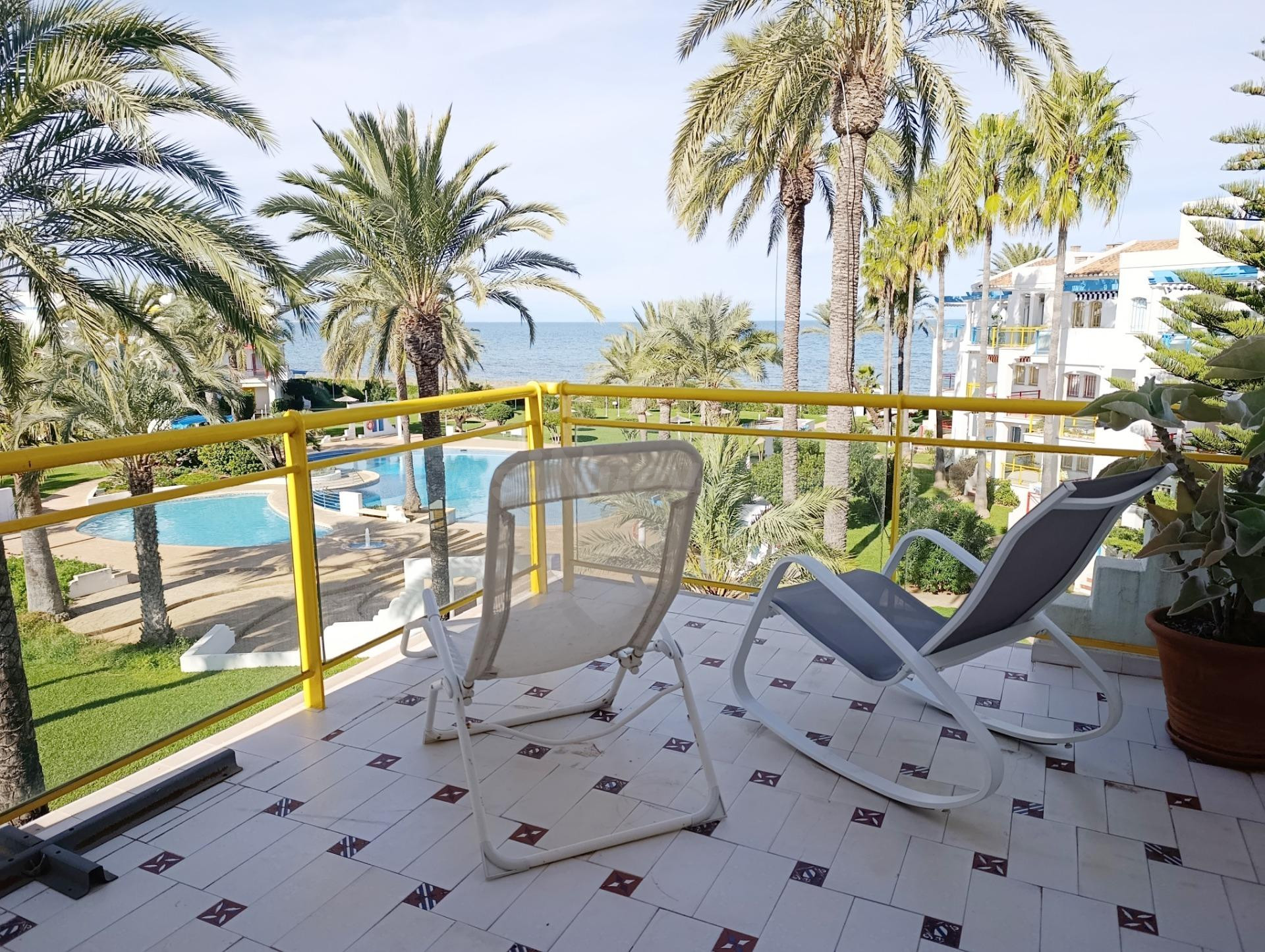 Alquiler de temporada hasta el 30 de junio – Amplio dúplex con terraza y vistas al mar