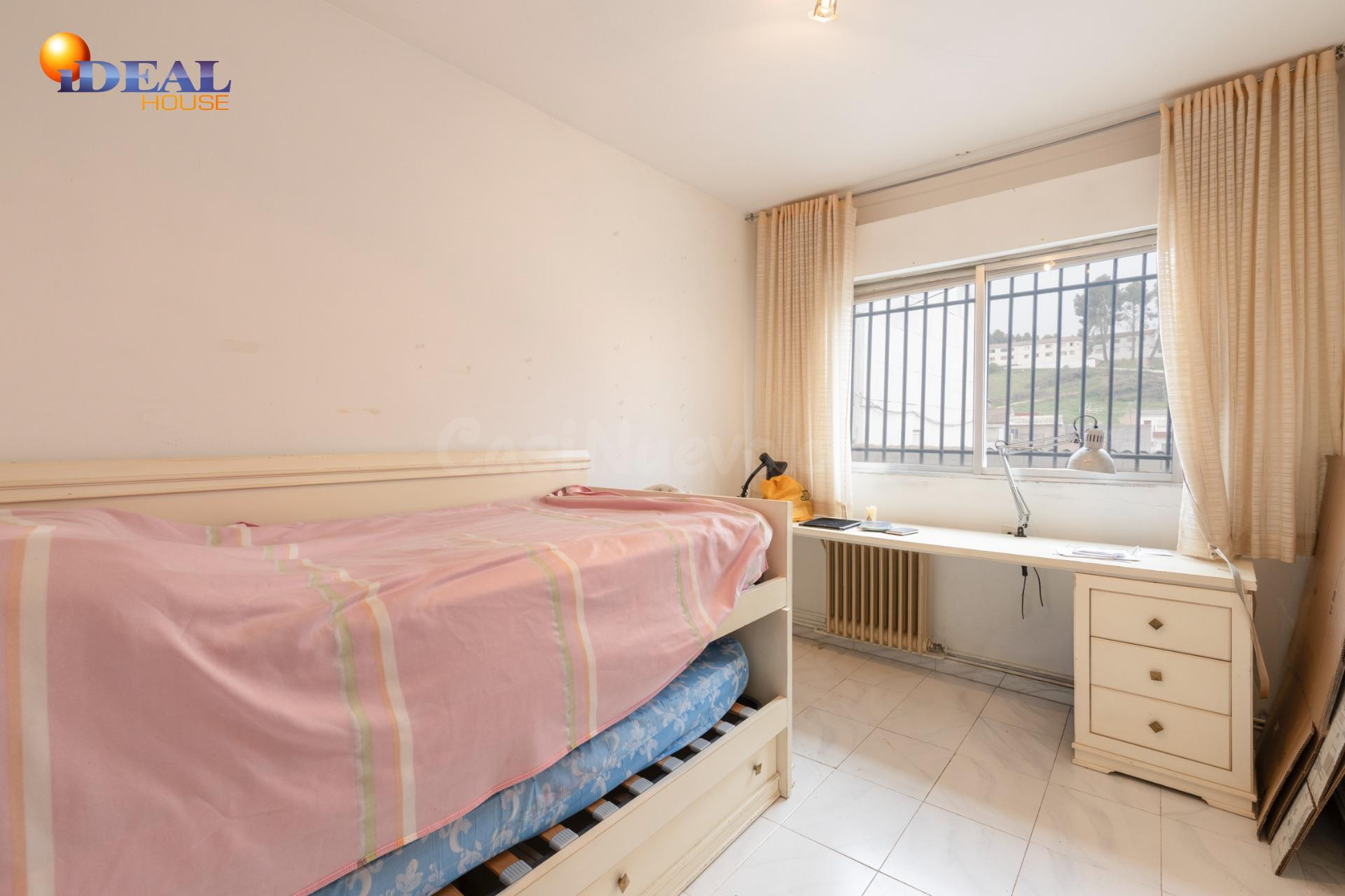 Título: Vivienda amplia con cochera y dos patios en zona cén - foto 4