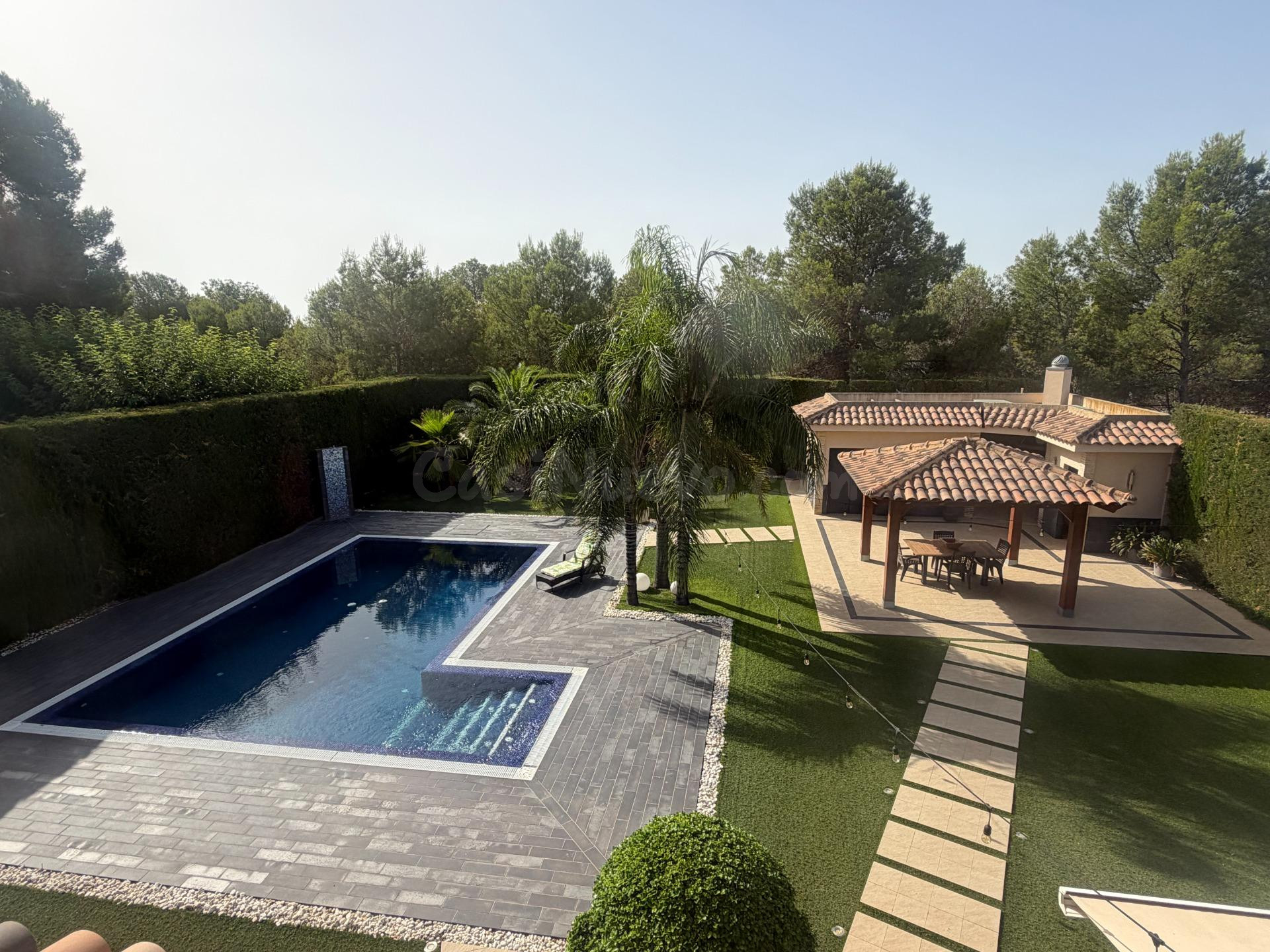 CHALET EN URBANIZACION MONTECOLORADO JUNTO A UN PARQUE Y PEG - foto 2