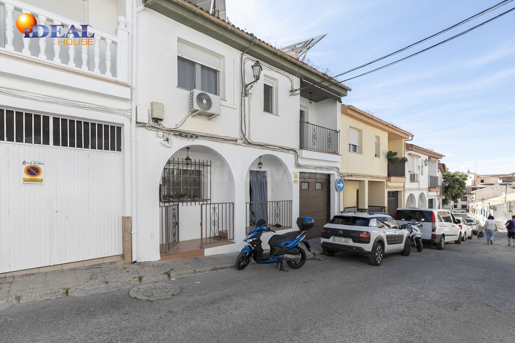 Casa Adosada De Ensueño en el Centro de La Zubia