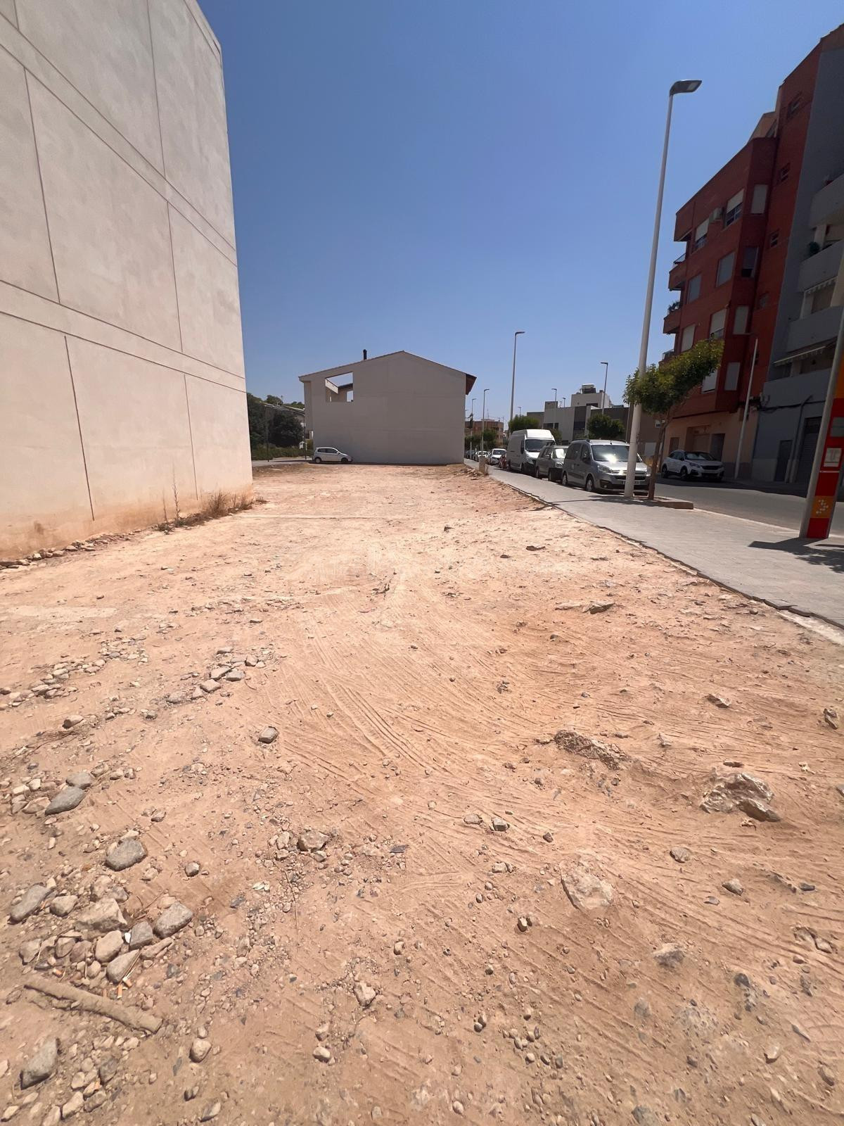 PARCELA URBANA PARA CONSTRUIR UNA CASA JUNTO AL PARQUE DE LA