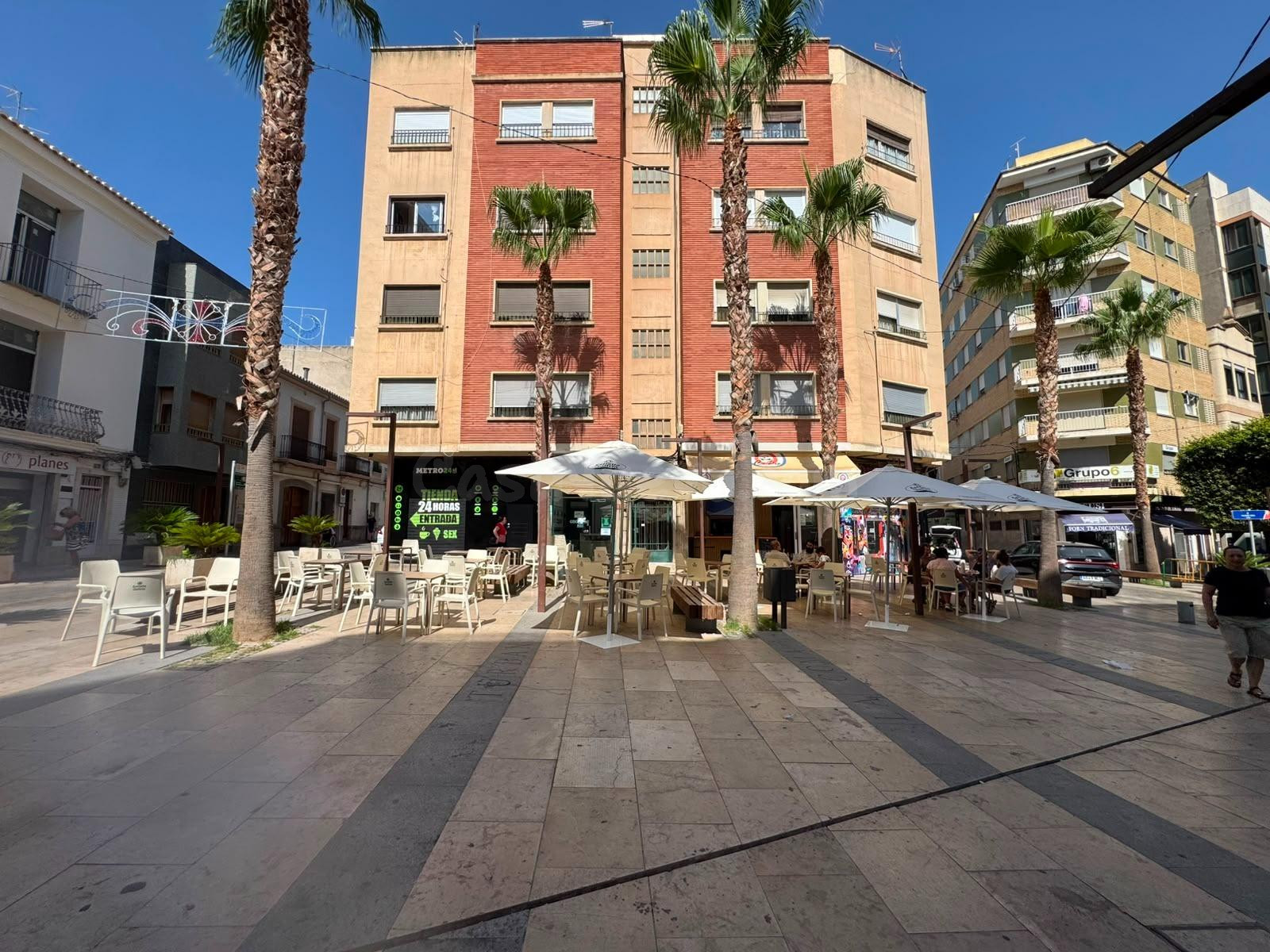 TRASPASO DE BAR EN PLENO CENTRO DE LLIRIA - foto 3