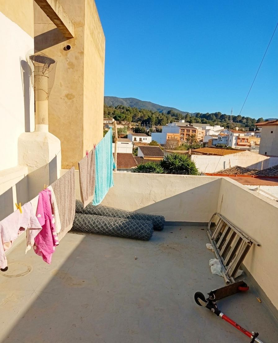 Casa de pueblo reformada en Gata de Gorgos - foto 4