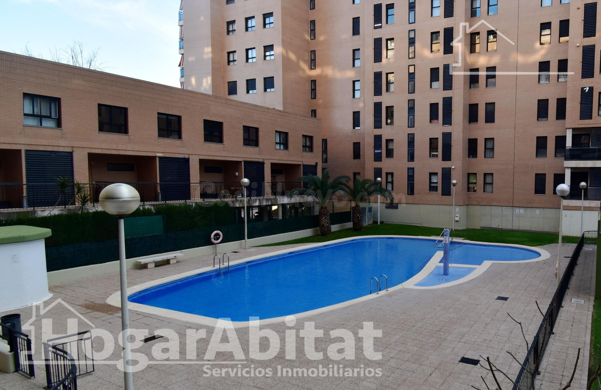 ¡ESPECTACULAR! AMPLIO Y MODERNO EN RESIDENCIAL CON PISCINA,  - foto 2
