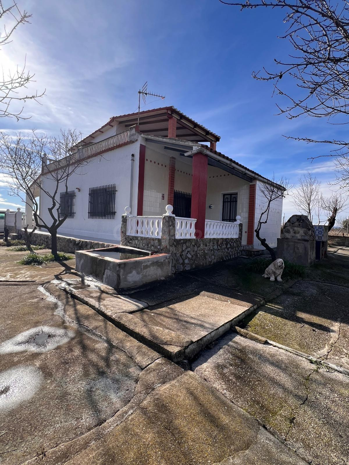 CHALET CON GRAN PARCELA EN VILLAR DEL ARZOBISPO - foto 5