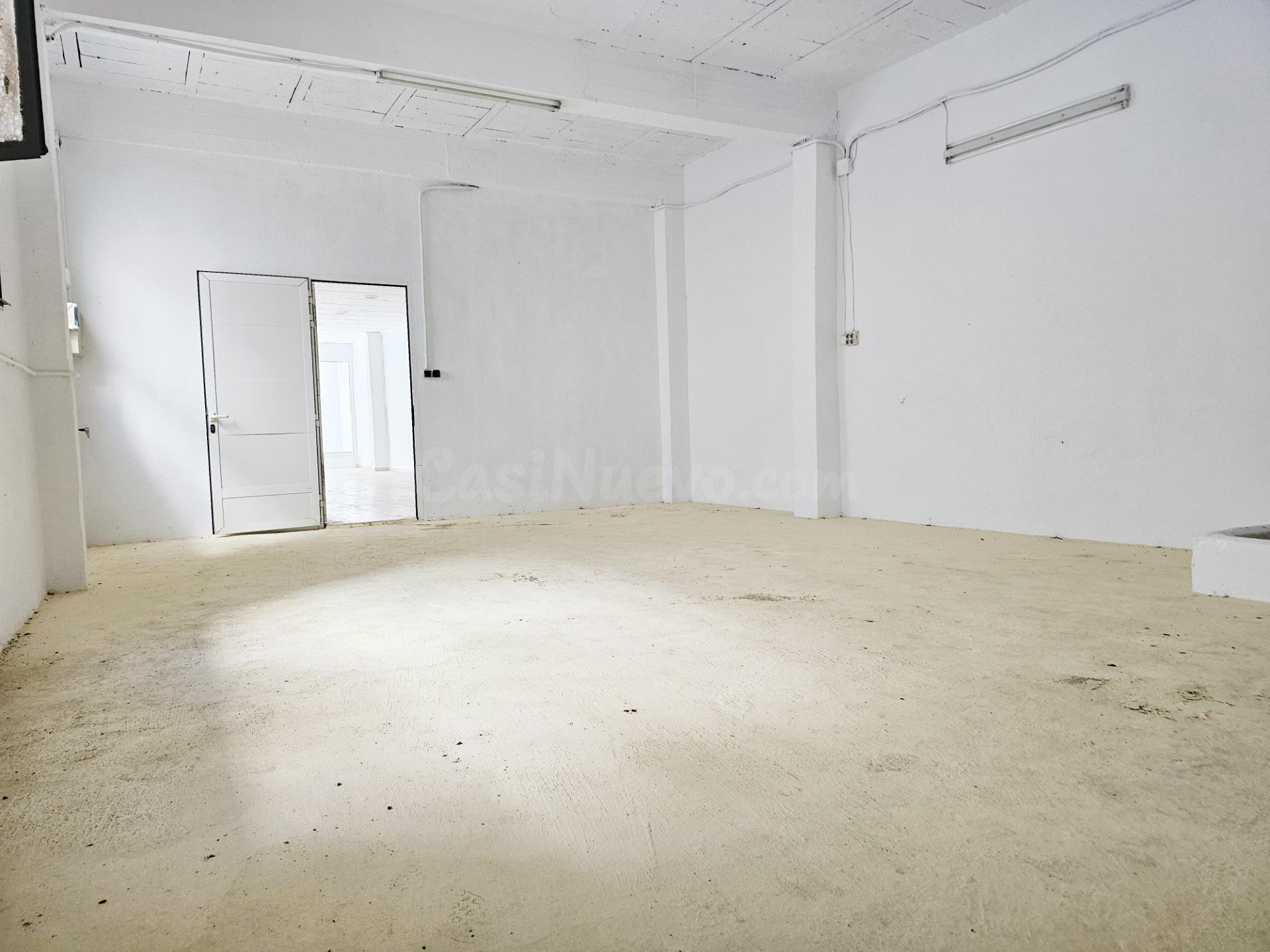 Local comercial en venta en muy buena zona - foto 4