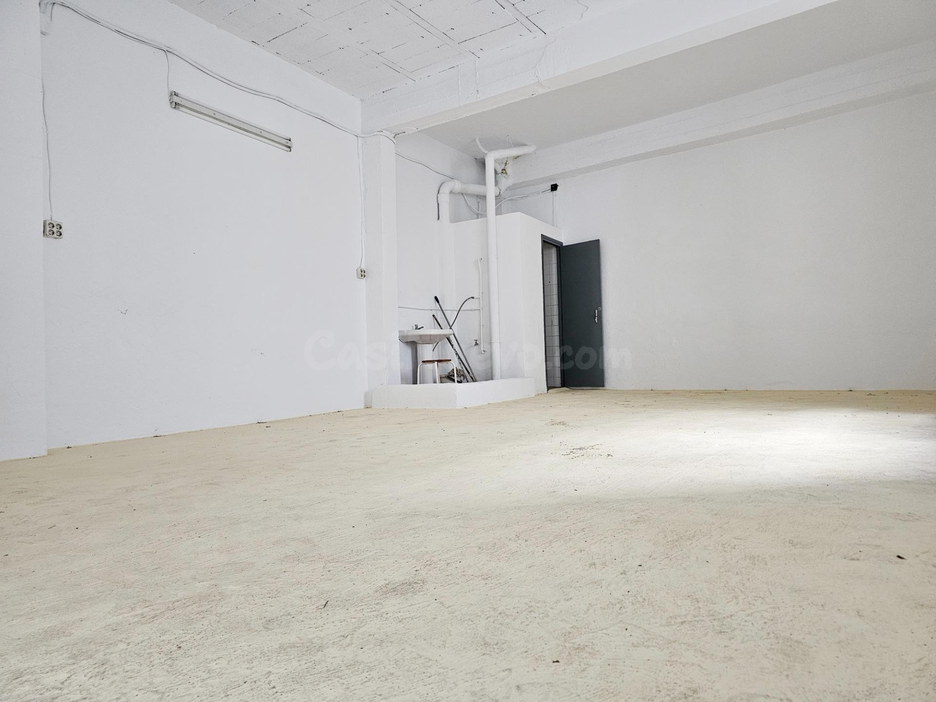 Local comercial en venta en muy buena zona - foto 5