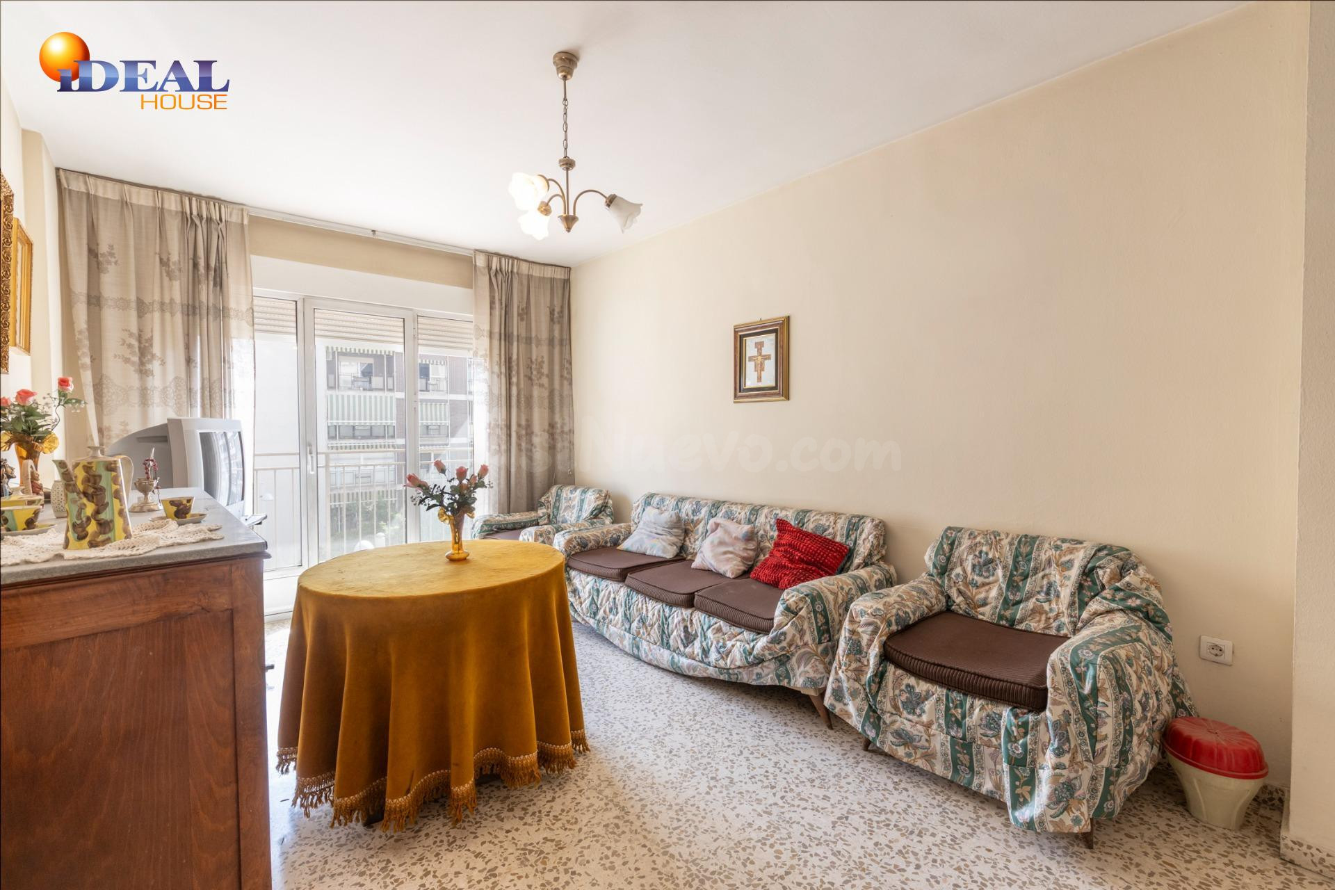 Piso con terraza y gran potencial junto a Camino de Ronda - foto 4