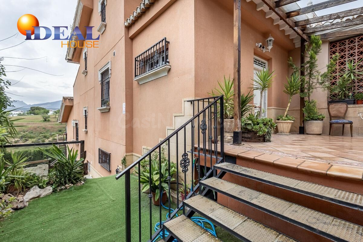 Espectacular Casa de Lujo en Urbanización Los Cerezos - foto 3