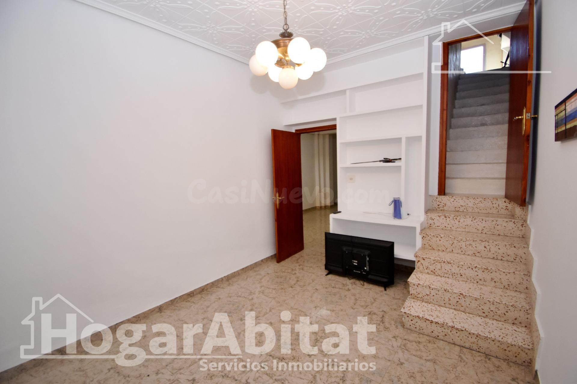 ¡EN PLENO CENTRO! GRAN CASA SEMIREFORMADA CON DOS TERRAZAS - foto 2