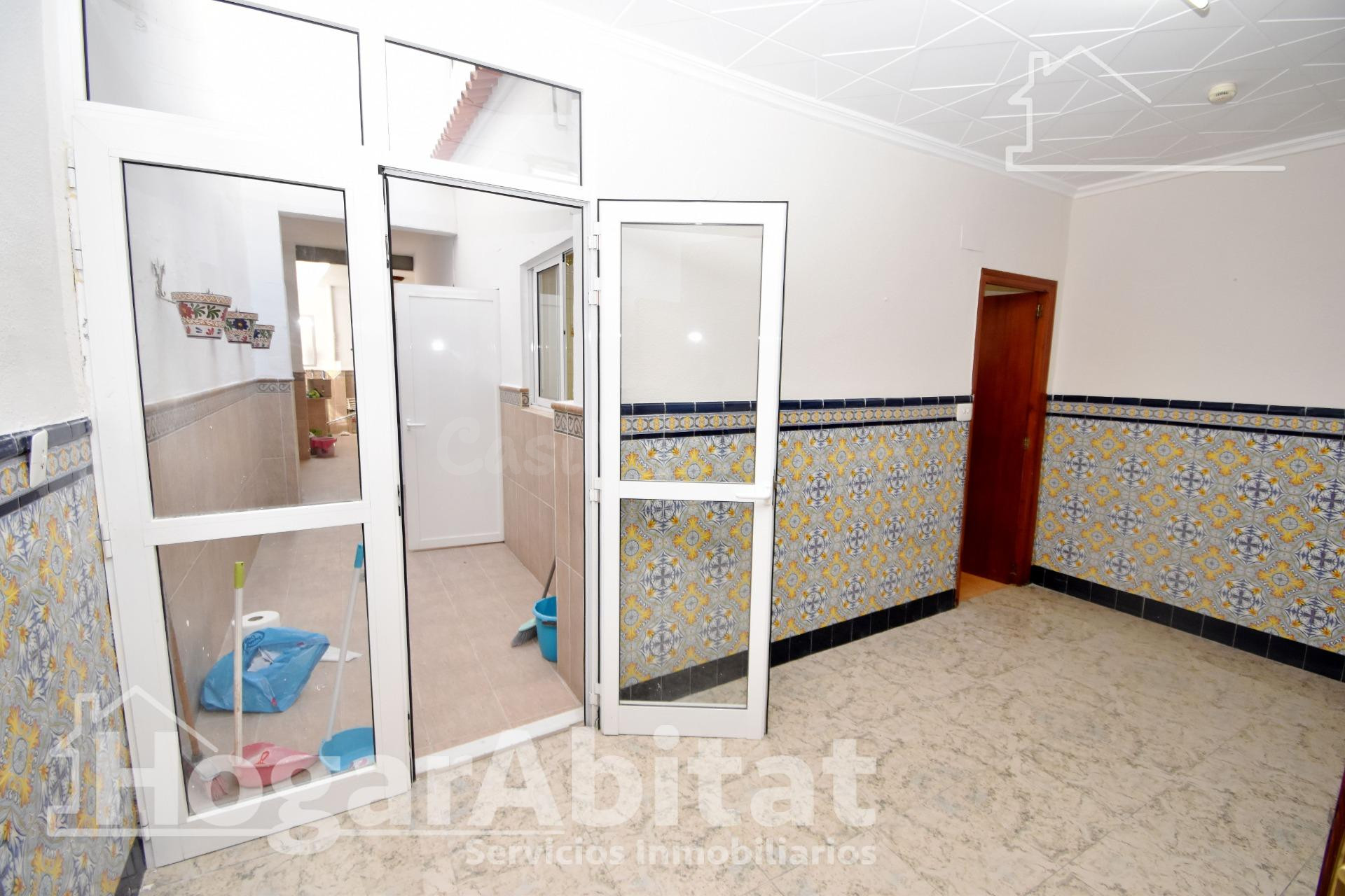 ¡EN PLENO CENTRO! GRAN CASA SEMIREFORMADA CON DOS TERRAZAS - foto 5