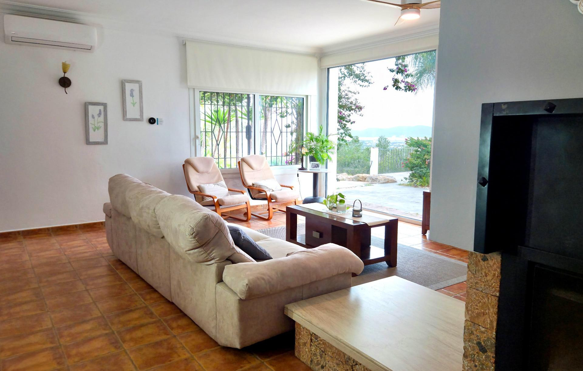 Exclusiva villa ubicada en un entorno natural privilegiado y - foto 4