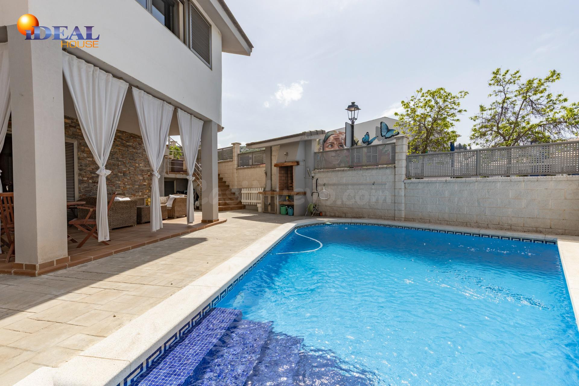 ¡ESPECTACULAR CHALET INDEPENDIENTE MODERNO CON PISCINA PRIVA