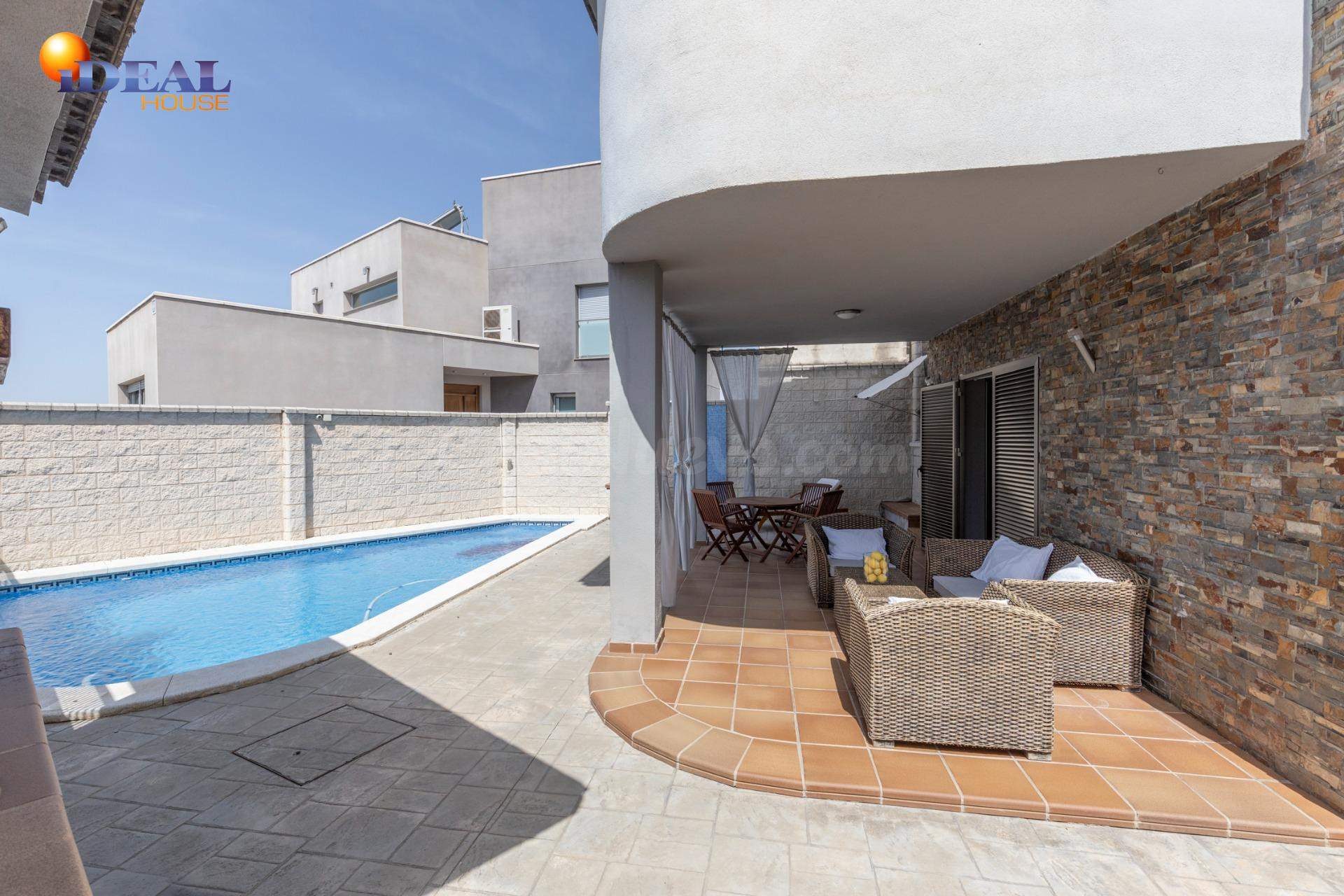 ¡ESPECTACULAR CHALET INDEPENDIENTE MODERNO CON PISCINA PRIVA - foto 5