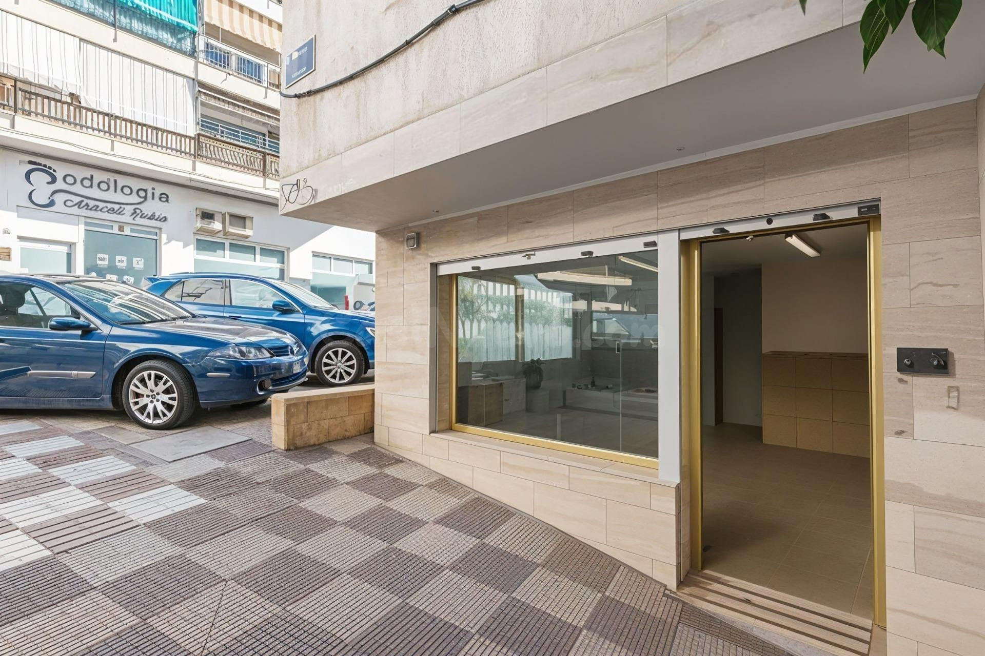 Local comercial 1 habitación 83m² en venta - Marbella Centro - foto 2