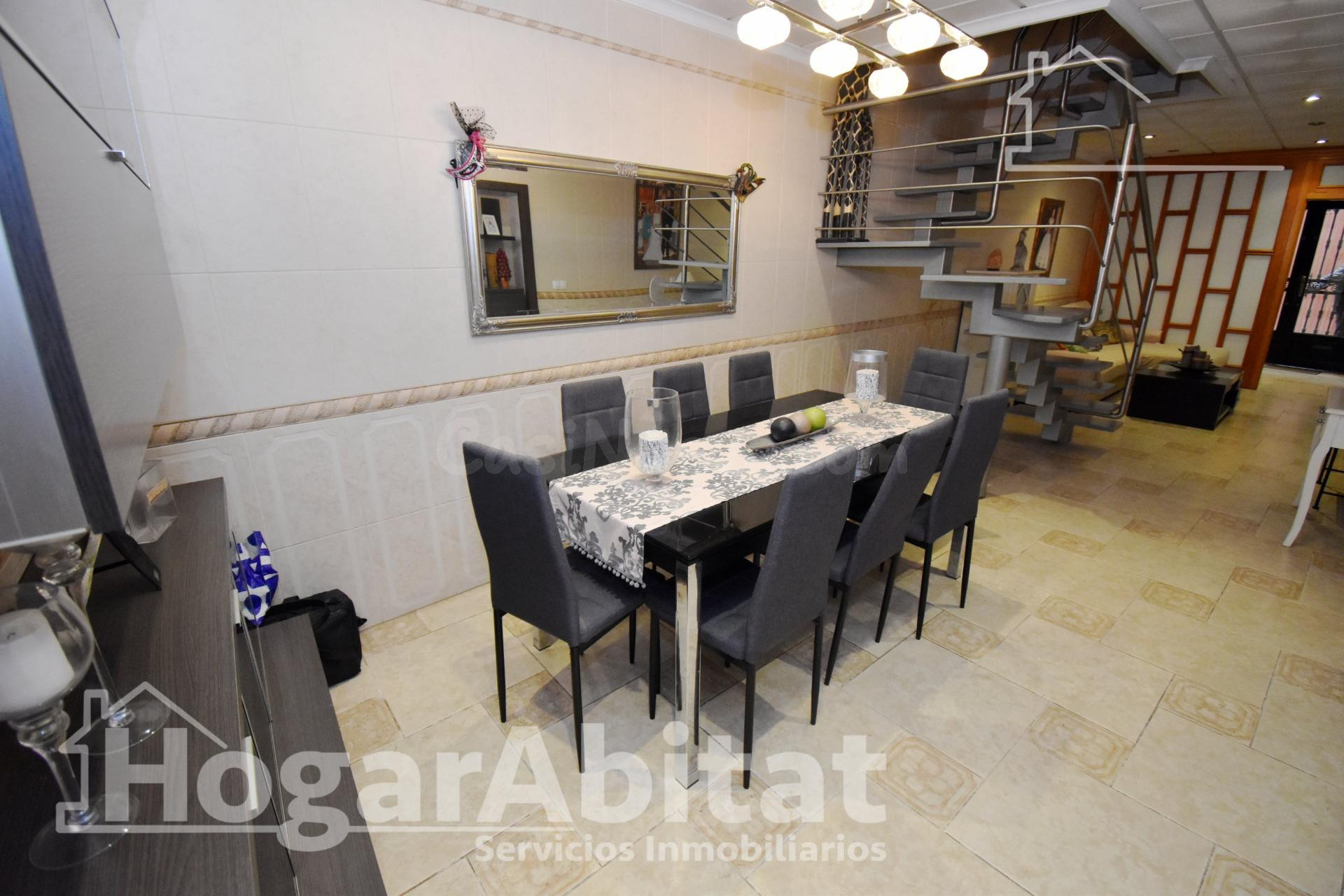 MAGNÍFICA CASA REFORMADA CON TERRAZA EN EL CENTRO - foto 5
