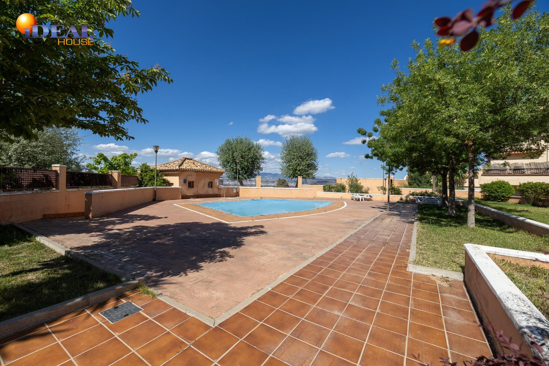 Ponemos a la venta esta preciosa casa en Urbanizacion cerrad - foto 5