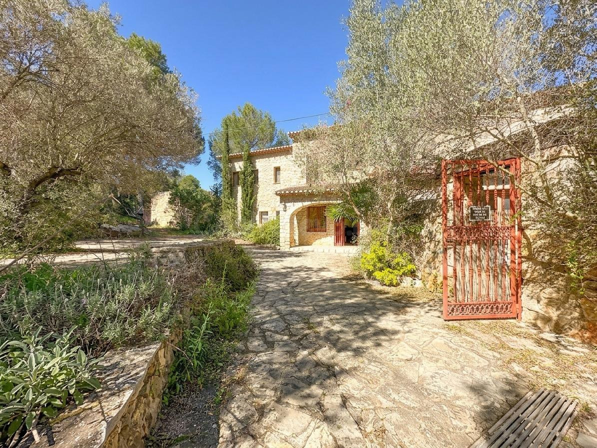 Rancho mediterráneo con potencial para hotel rural y restaur - foto 4
