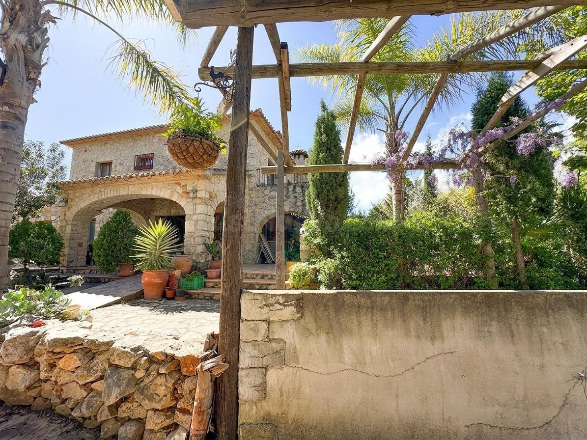 Rancho mediterráneo con potencial para hotel rural y restaur - foto 5