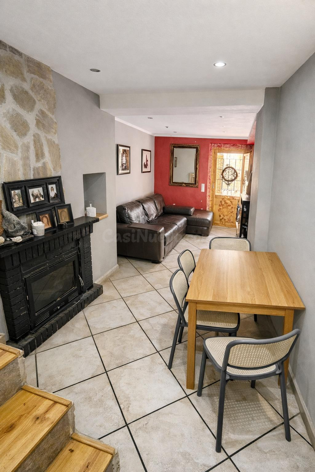 Casa de pueblo reformada con encanto en pleno centro de Parc - foto 4