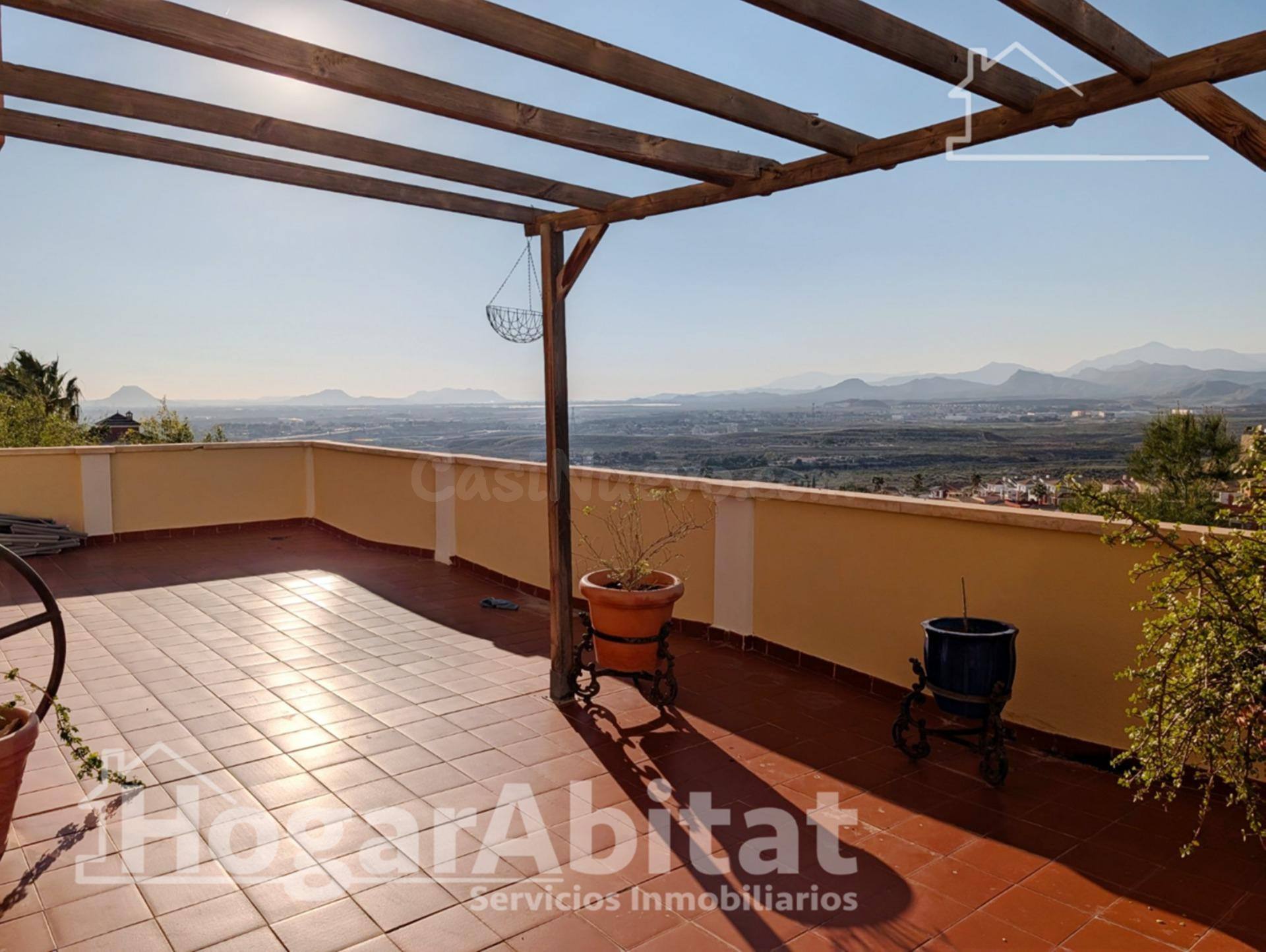 MUY AMPLIO EN RESIDENCIAL CON GARAJE, TERRAZA Y PISCINA - foto 4