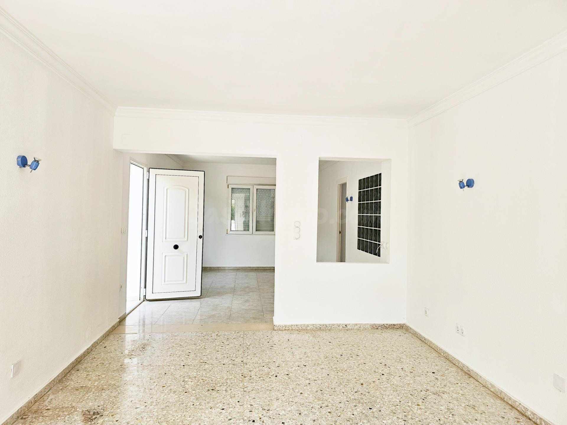 Chalet adosado en venta entre el mar y la tranquilidad - foto 3