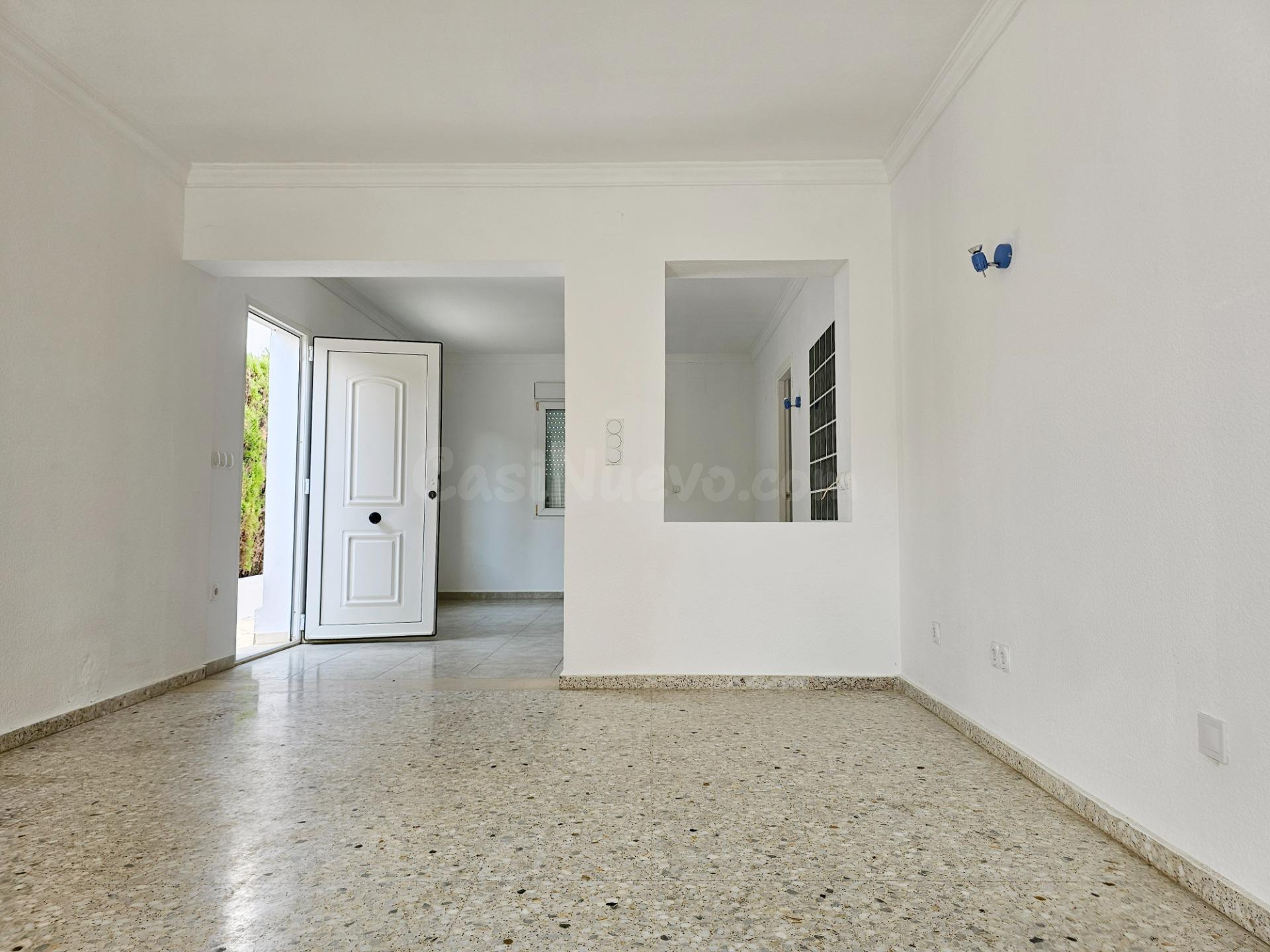 Chalet adosado en venta entre el mar y la tranquilidad - foto 4