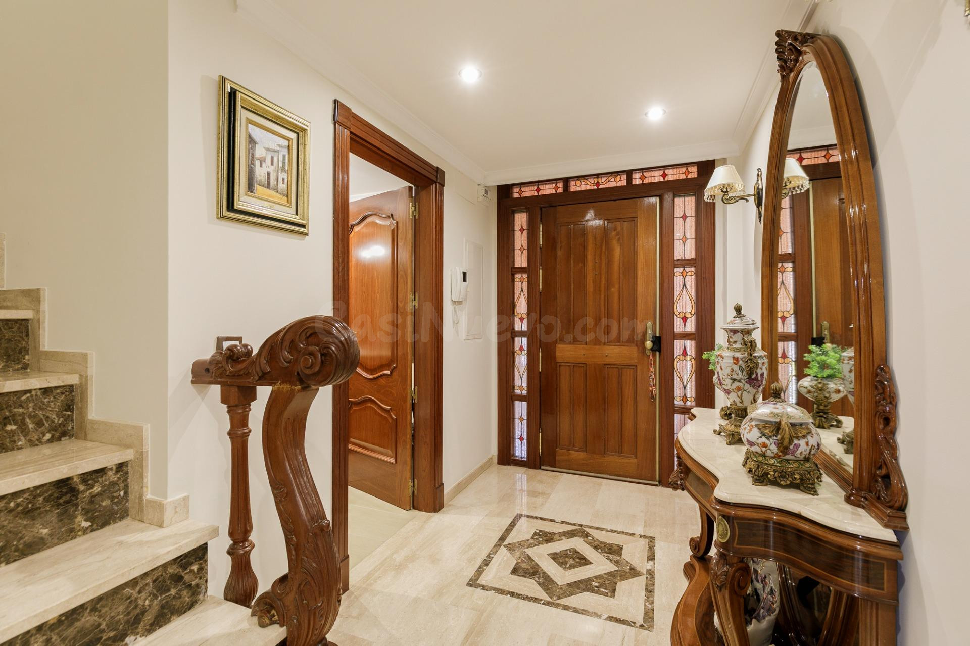 Chalet accesible de gran amplitud, con jardín privado, garaj - foto 5