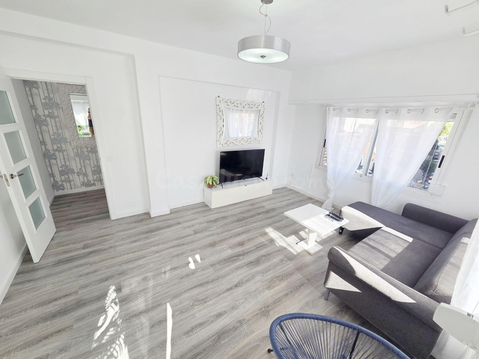 Vivienda reformada con encanto en pleno casco urbano - foto 3