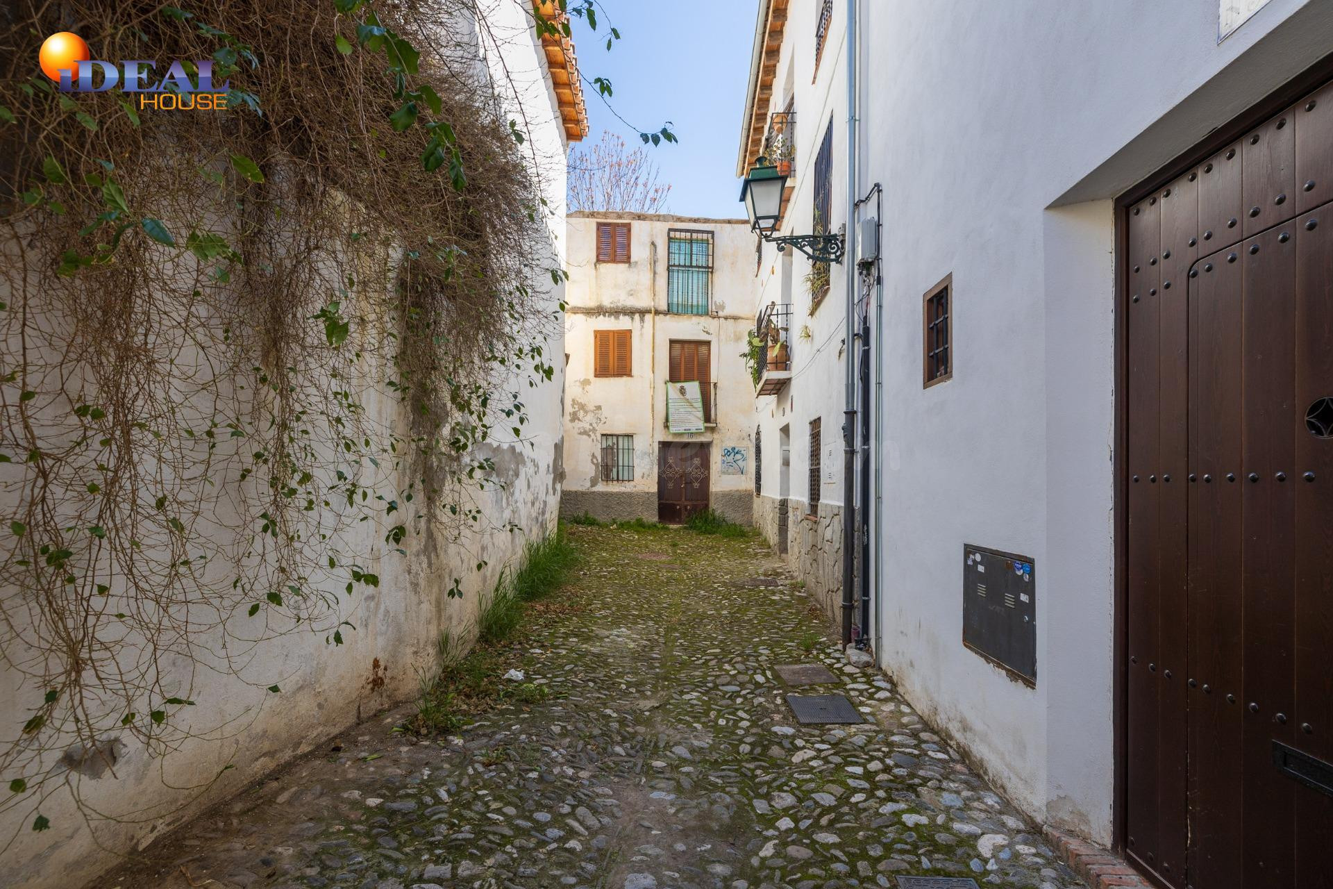 Casa en construcción en el Albaicín con proyecto.