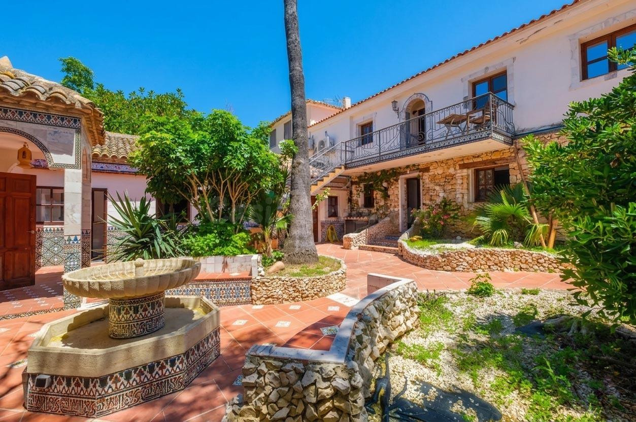 Villa Singular en La Xara (Dénia) con historia, espacio y po - foto 3