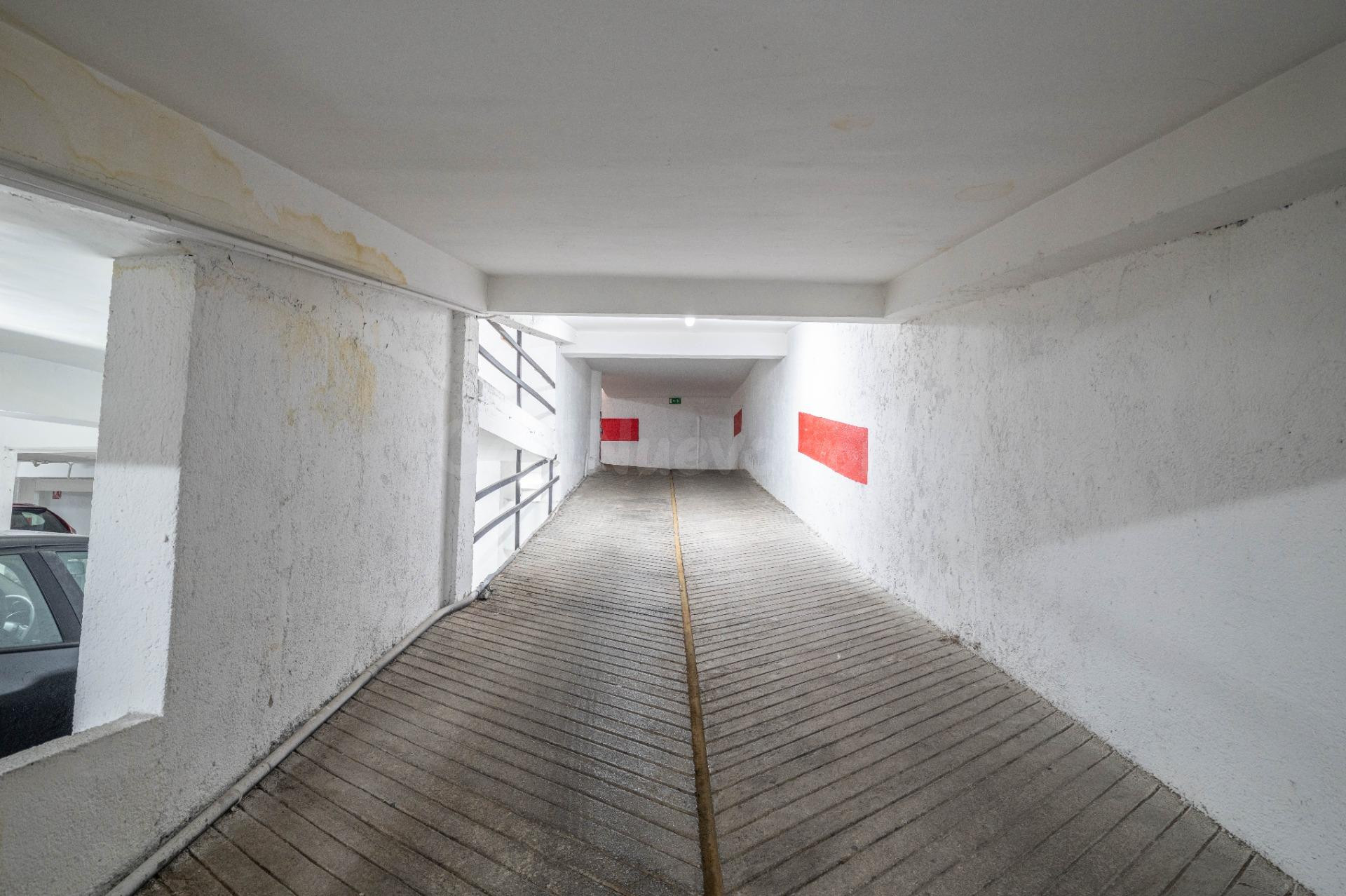 ¡Oportunidad Única! Garaje en el Corazón de Granada por solo - foto 3