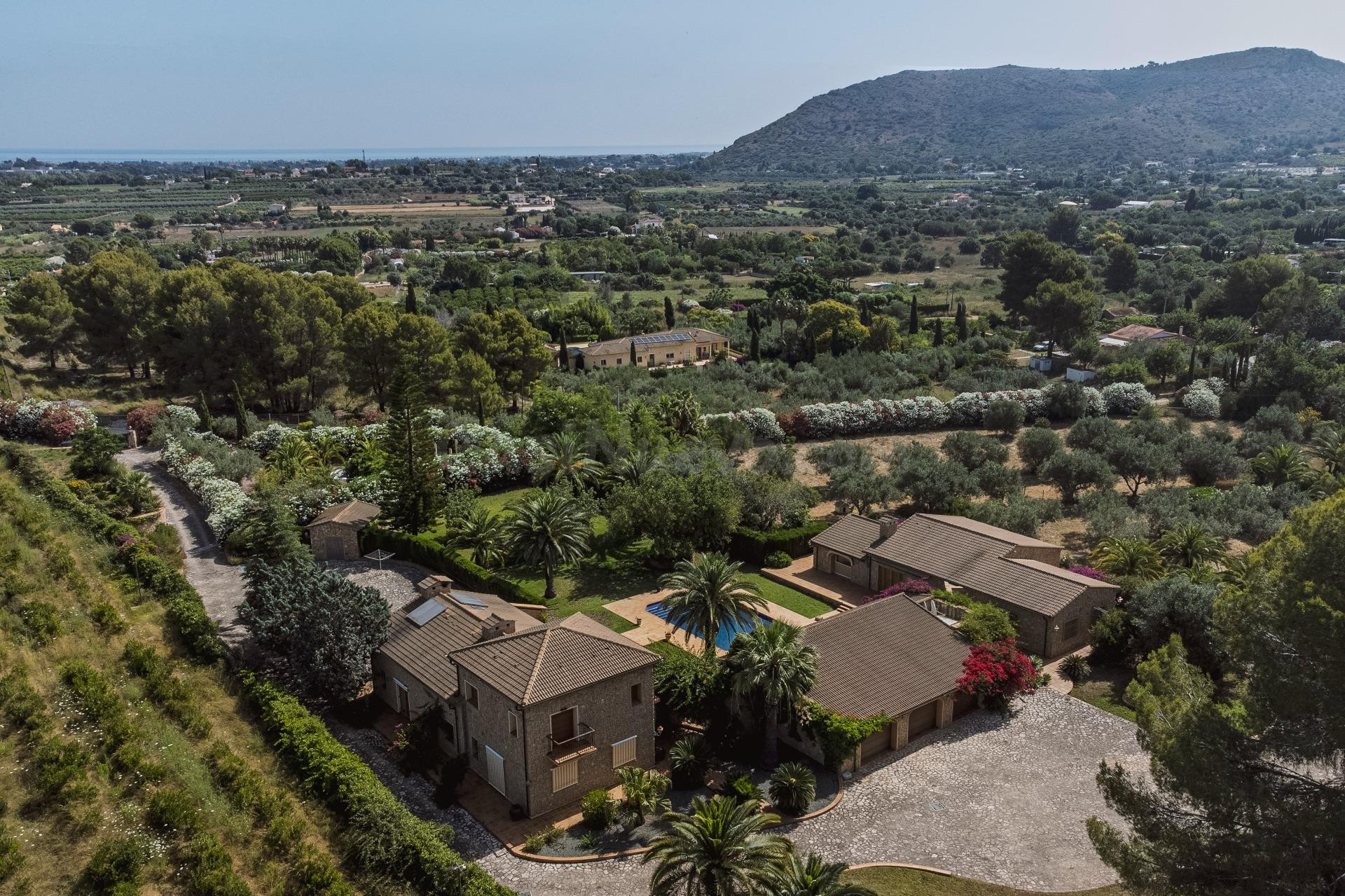 Exclusiva finca señorial con arquitectura mallorquina tradic - foto 2