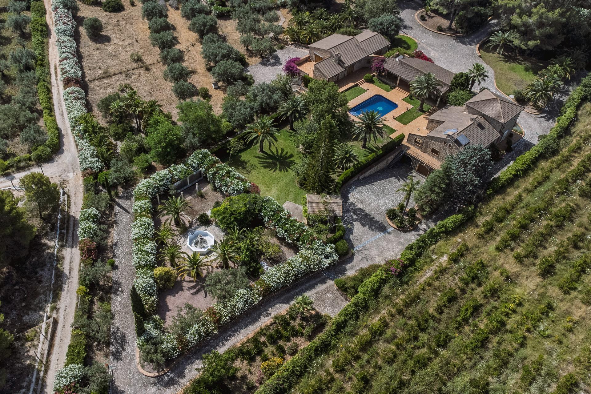 Exclusiva finca señorial con arquitectura mallorquina tradic - foto 3