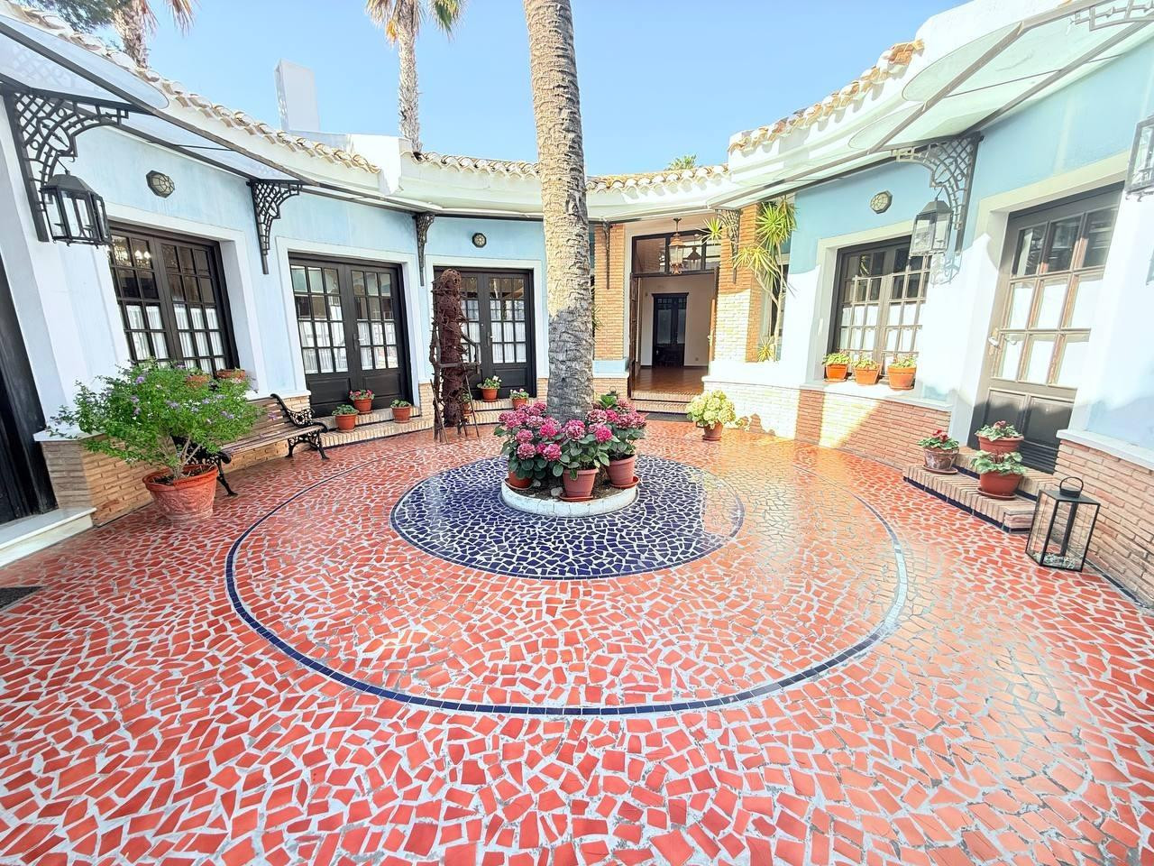 Casa - Galeria con jardin en Campoamor - foto 2