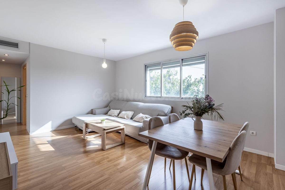 Piso con luz, vistas despejadas y urbanización ideal para fa - foto 4