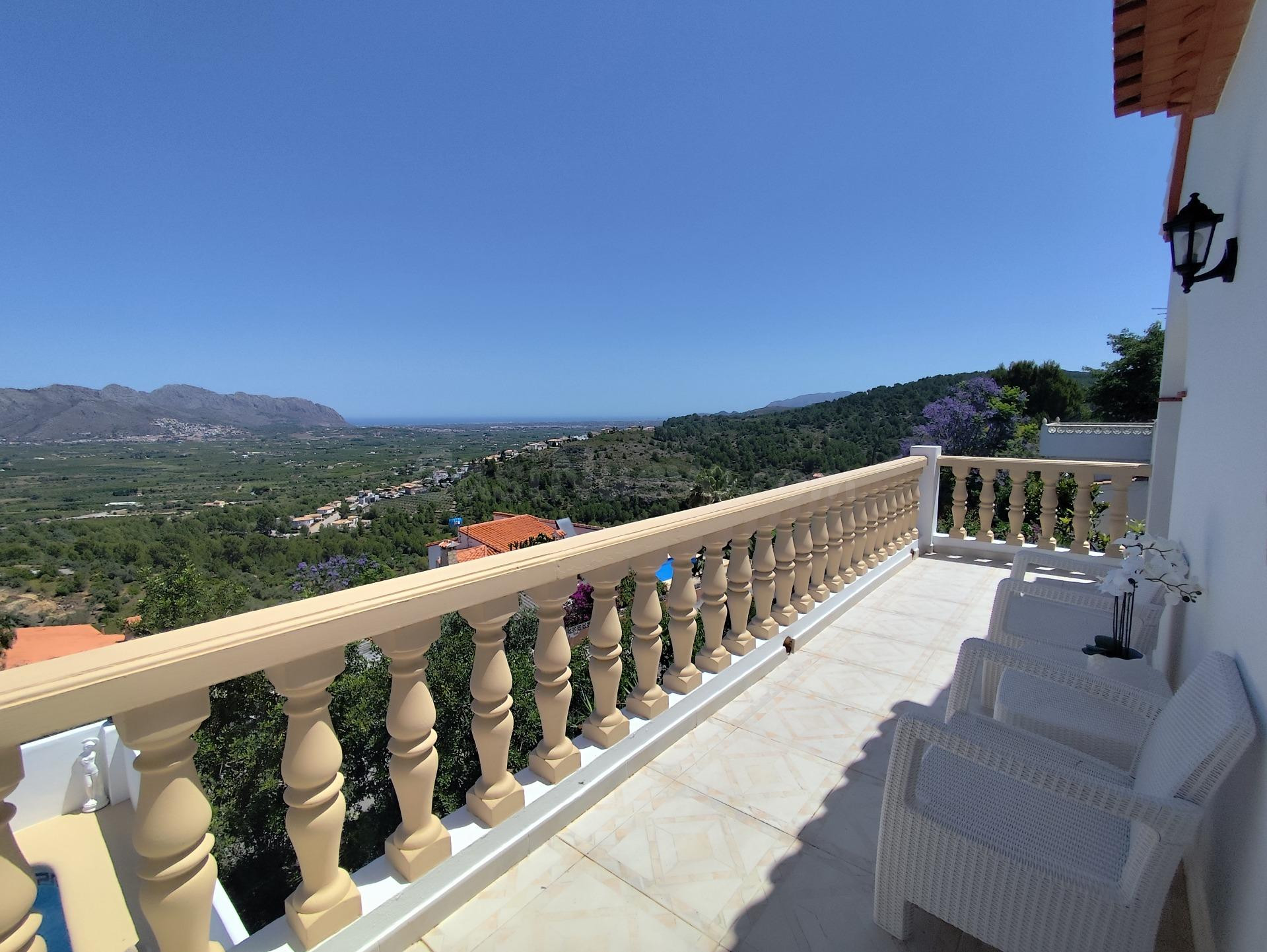 Chalet con apartamento independiente y espectaculares vistas