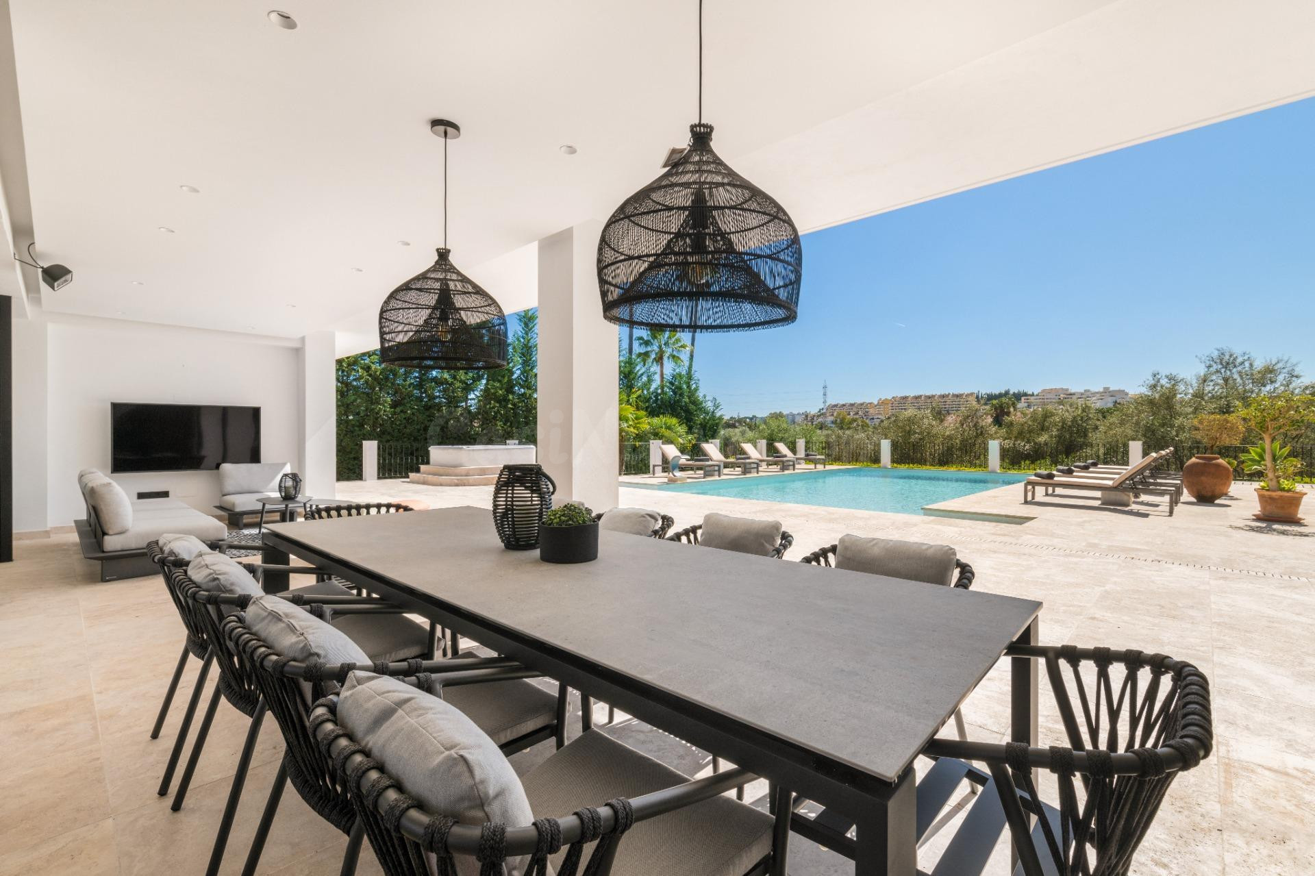 Villa renovada de 5 dormitorios y 5 baños en Valle del Golf, - foto 3