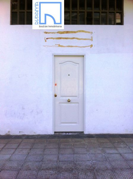 Local en zona Iturrama - foto 4