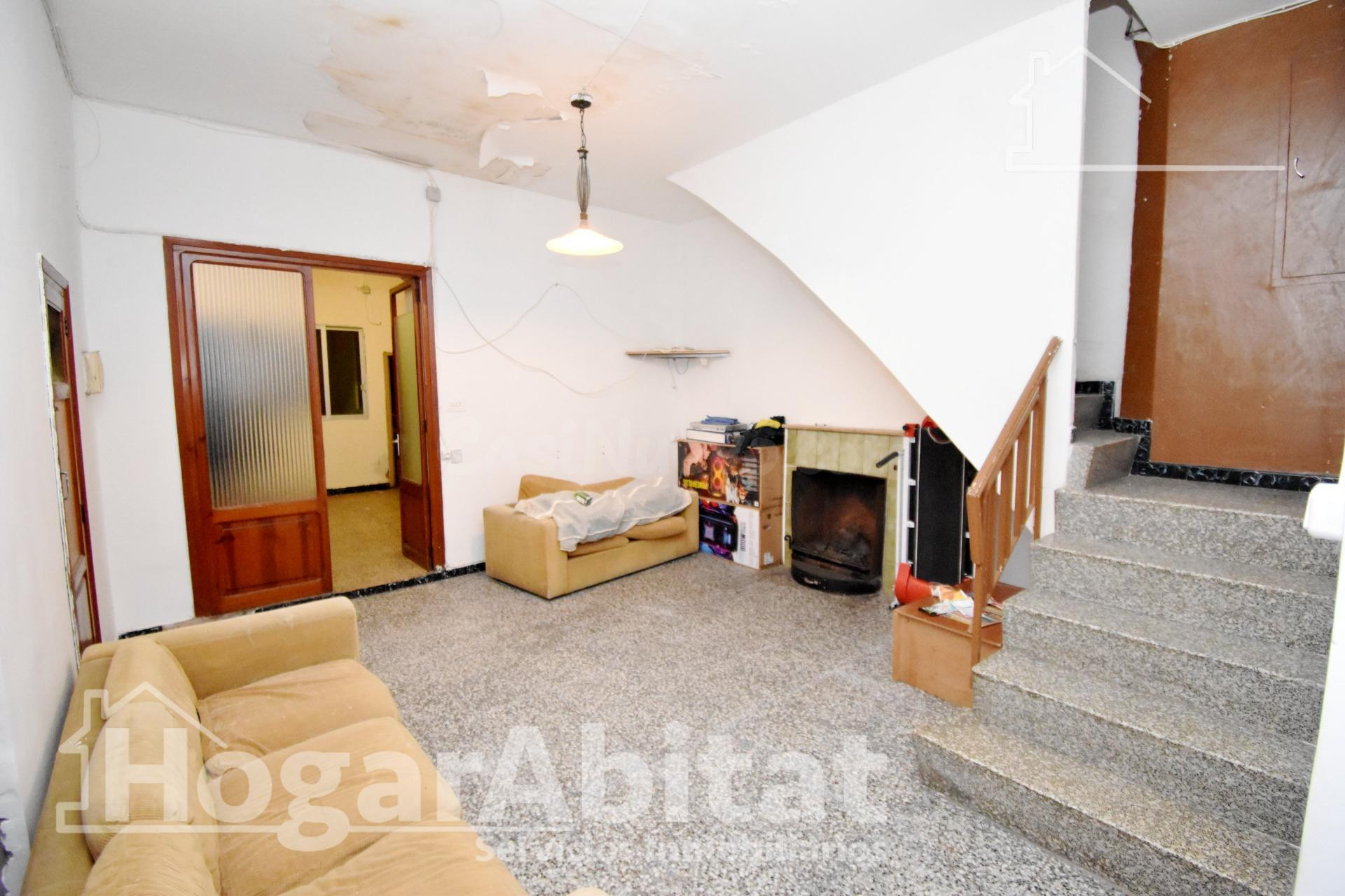 AMPLIA CASA CON TERRAZA PARA CREAR TU HOGAR DE ENSUEÑO