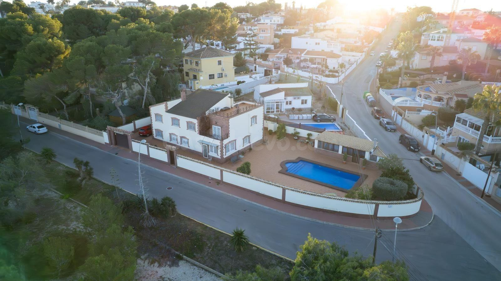 Chalet 7 habitaciones 312m² en venta - Los Balcones - Los Al - foto 2