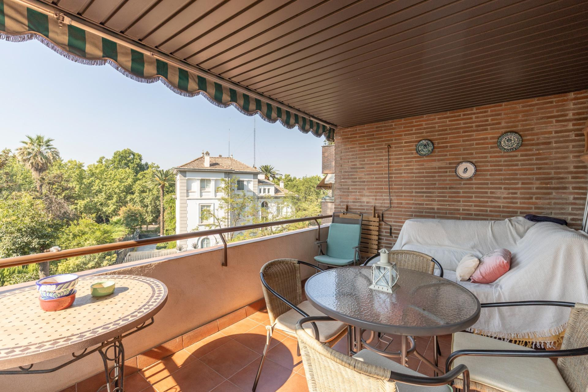Exclusivo piso señorial con terraza en el Paseo del Salón (C - foto 4