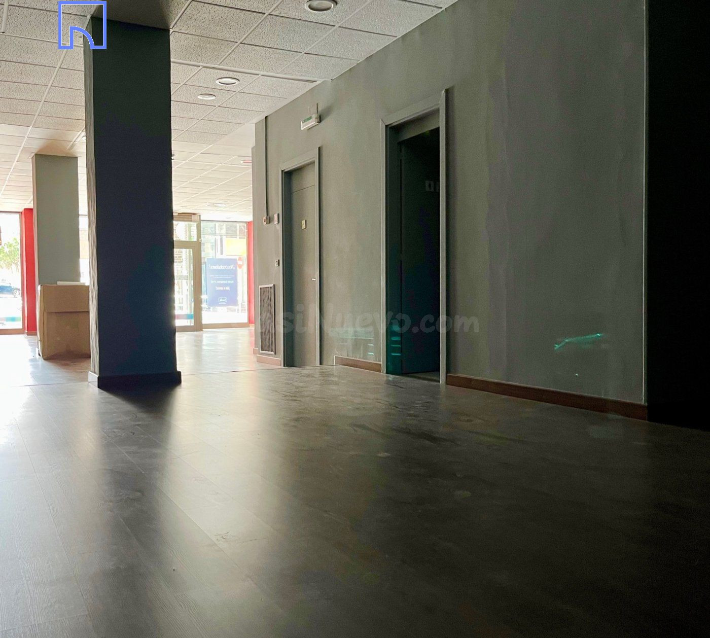 Local de 154 m2 listo para empezar actividad: 950€ / mes - foto 3