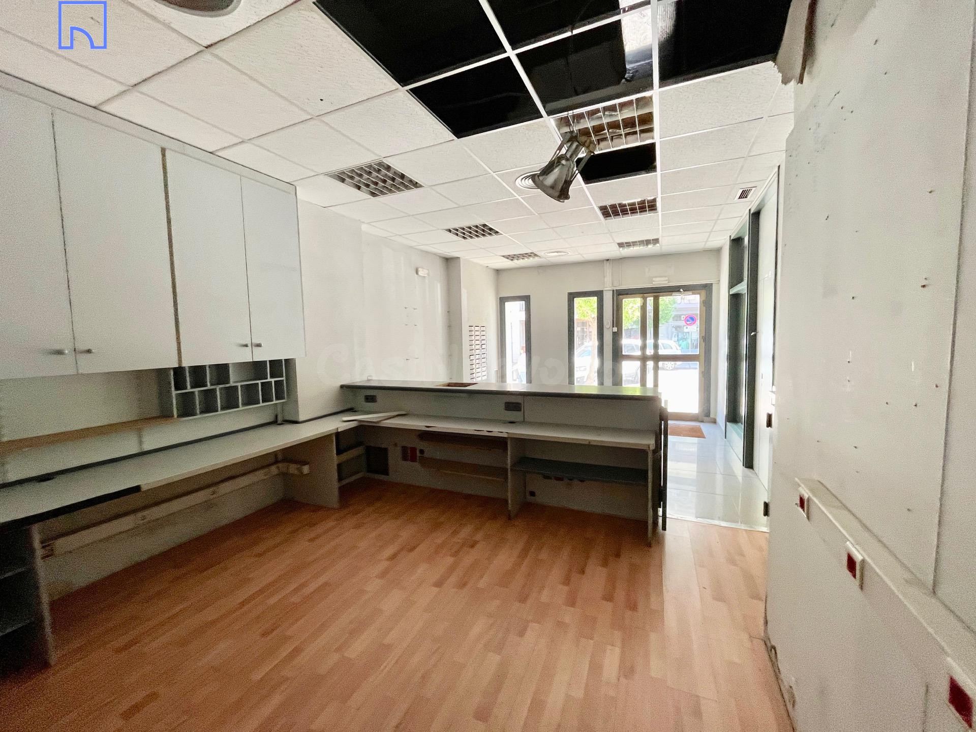 Local comercial en Avda Santa Ana / - foto 4