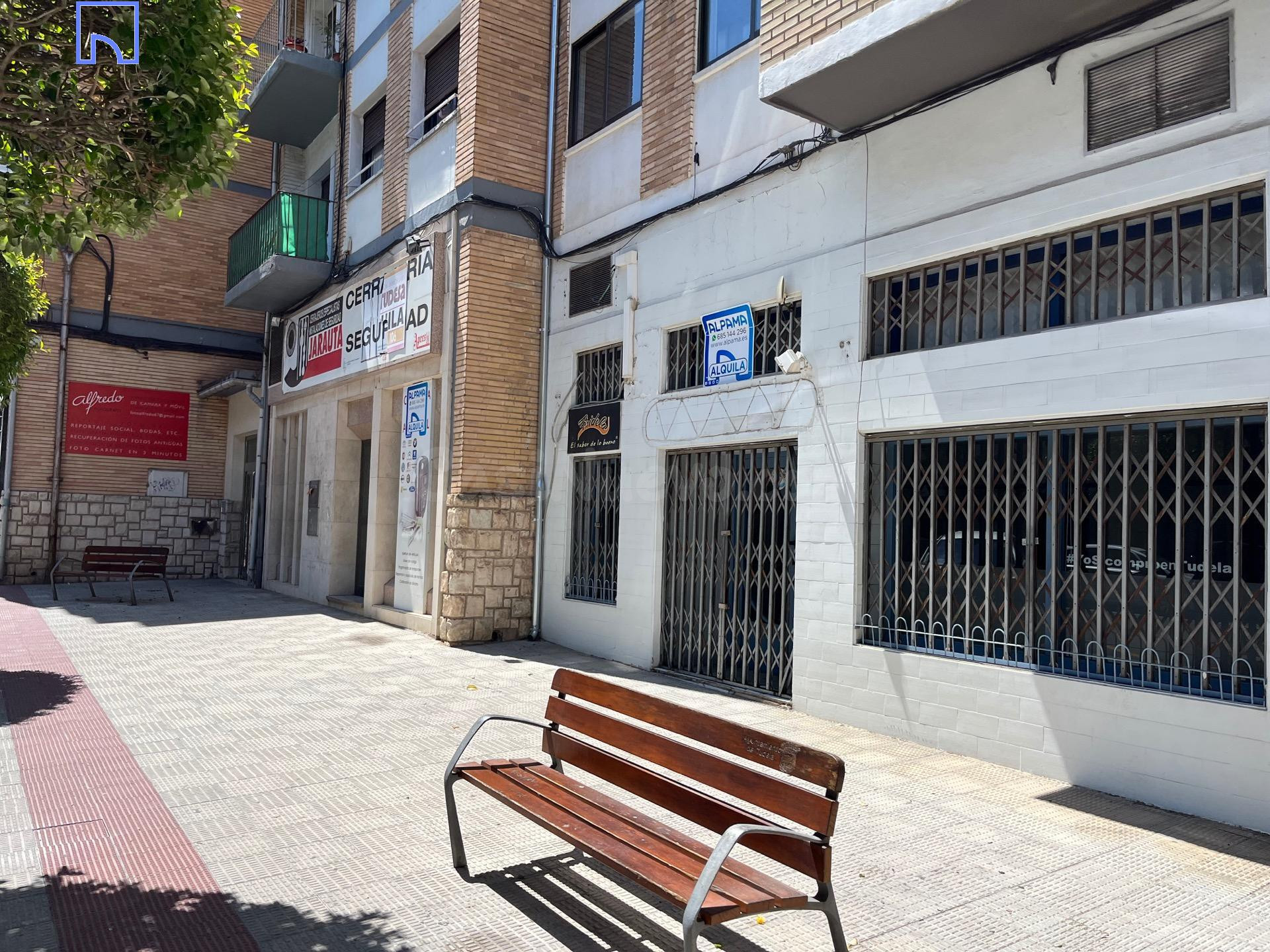 Local comercial en Avda Santa Ana