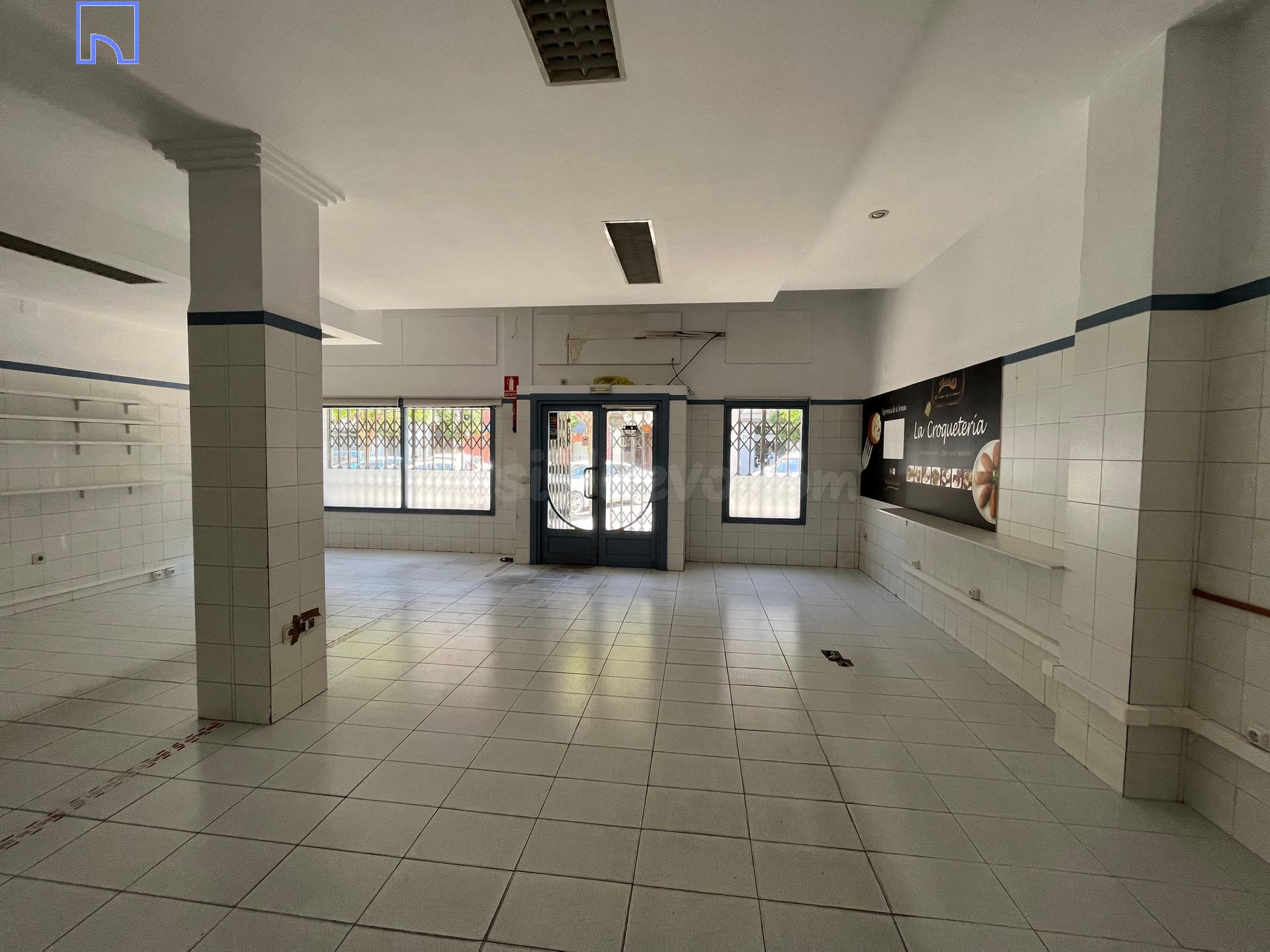 Local comercial en Avda Santa Ana - foto 3