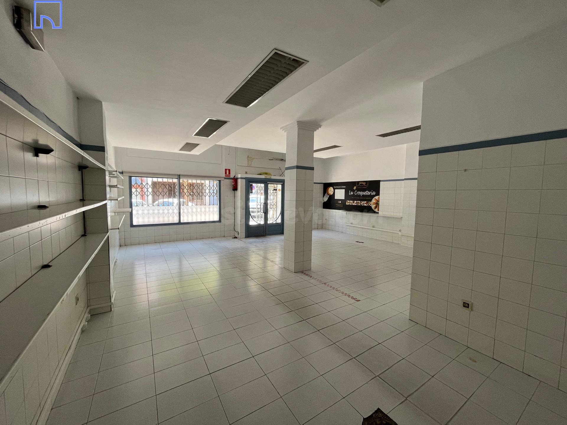 Local comercial en Avda Santa Ana - foto 5