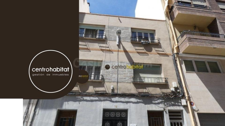 Vivienda de tres plantas en la zona de Juan Carlos I