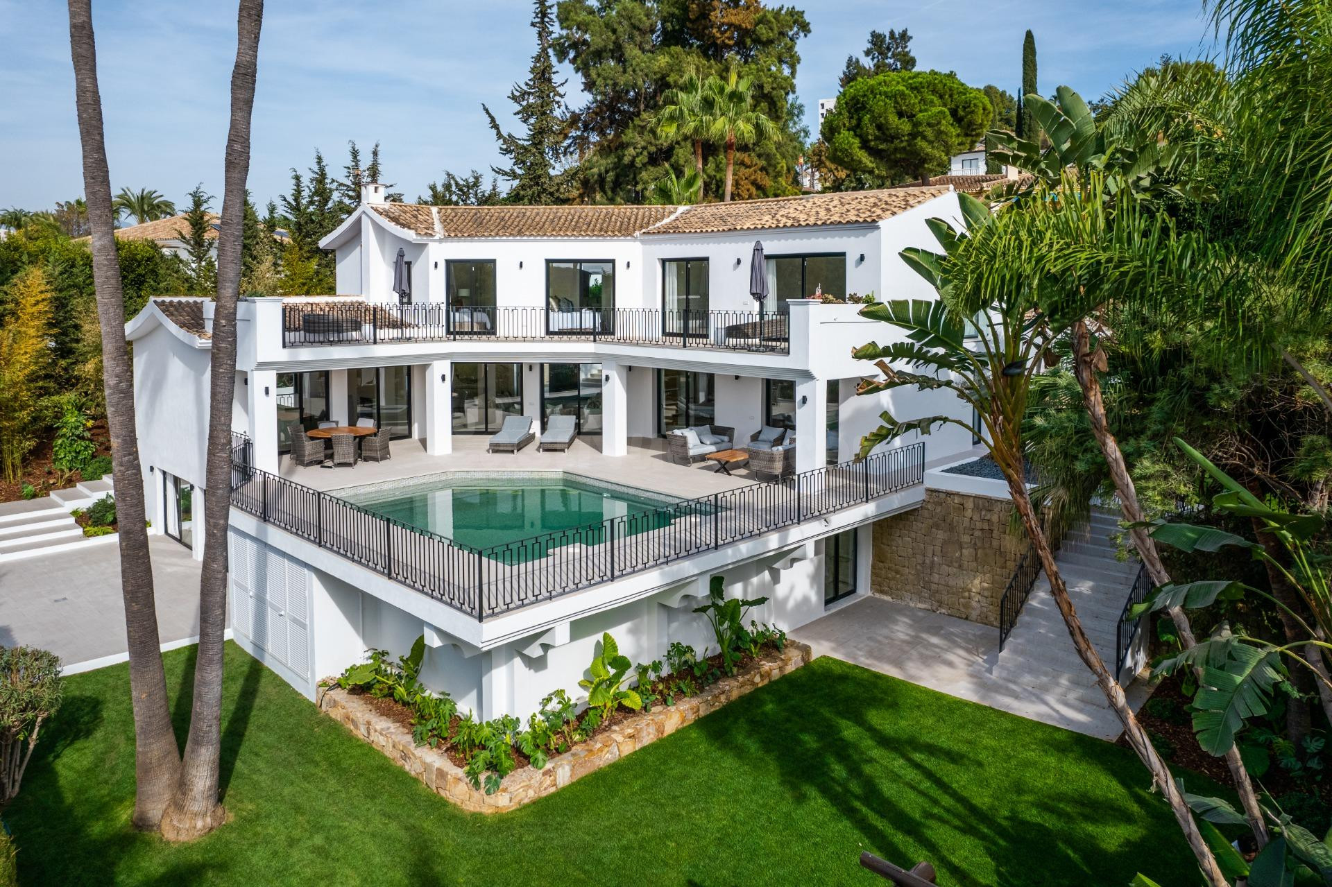 Villa de 5 dormitorios y 6 baños en exclusiva zona de El Par