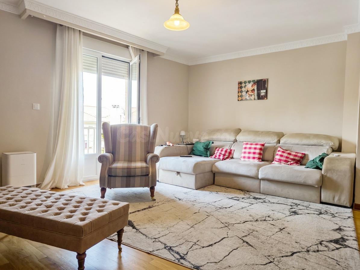 ENCANTADORA CASA DE PUEBLO REFORMADA CON TERRAZA Y VISTAS DE